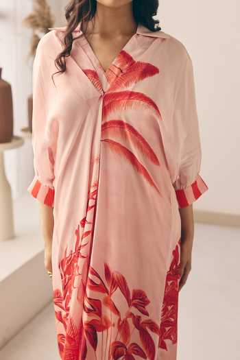 Buy_Meher By Islie_Red Crepe V-neck Palm Print Kaftan 