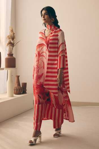 Buy_Meher By Islie_Pink Crepe V-neck Printed Kaftan And Pant Set _Online_at_Aza_Fashions