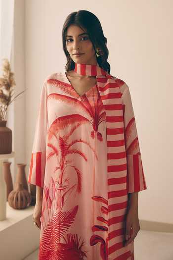 Meher By Islie_Pink Crepe V-neck Printed Kaftan And Pant Set _at_Aza_Fashions