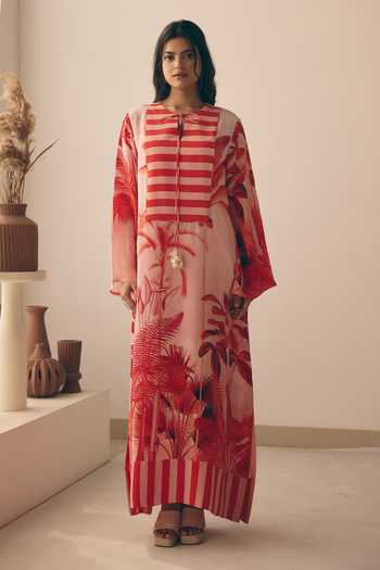 Shop Meher By Islie Pink Crepe Keyhole Neck Printed Kaftan Online at Aza Fashions Shop_Meher By Islie_Pink Crepe Keyhole Neck Printed Kaftan _Online_at_Aza_Fashions