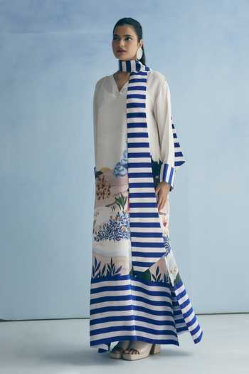 Buy Meher By Islie Blue Crepe V-neck Landscape Print Kaftan With Scarf Online at Aza Fashions Buy_Meher By Islie_Blue Crepe V-neck Landscape Print Kaftan With Scarf _Online_at_Aza_Fashions