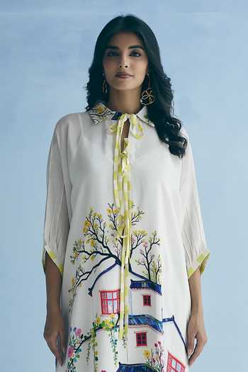 Buy Meher By Islie Ivory Crepe Collared Neck Stripe Print Kaftan Online at Aza Fashions Buy_Meher By Islie_Ivory Crepe Collared Neck Stripe Print Kaftan _Online_at_Aza_Fashions