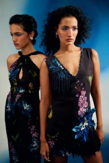 Buy Shriya Som Black Cotton V-neck Passion Shift Mini Dress Online at Aza Fashions Buy_Shriya Som_Black Cotton V-neck Passion Shift Mini Dress _Online_at_Aza_Fashions