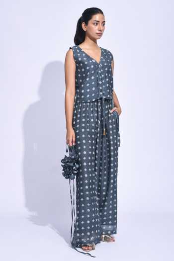 JAYATI GOENKA Black Chanderi Silk V-neck Kala Tama Vest Set Online at Aza Fashions JAYATI GOENKA_Black Chanderi Silk V-neck Kala Tama Vest Set _Online_at_Aza_Fashions