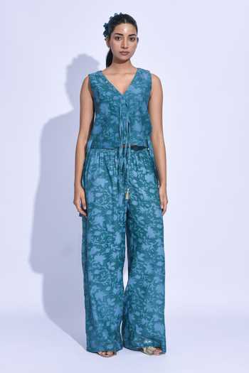 JAYATI GOENKA Blue Chanderi Silk V-neck Mori Vest Set Online at Aza Fashions JAYATI GOENKA_Blue Chanderi Silk V-neck Mori Vest Set _Online_at_Aza_Fashions
