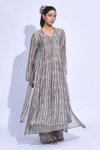 Shop JAYATI GOENKA Grey Chanderi Silk Halter Neck, Yes Ash Shima Layered Set Online at Aza Fashions Shop_JAYATI GOENKA_Grey Chanderi Silk Halter Neck, Yes Ash Shima Layered Set _Online_at_Aza_Fashions