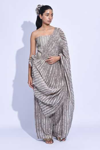 Shop JAYATI GOENKA Grey Chanderi Silk Metallic Thread Bandeau Neck Dissected Corset Trouser Set Online at Aza Fashions Shop_JAYATI GOENKA_Grey Chanderi Silk Metallic Thread Bandeau Neck Dissected Corset Trouser Set _Online_at_Aza_Fashions