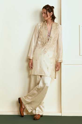 Gopi Vaid Pranav Embroidered Kurta Set 