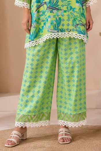 Surabhi Arya_Green Muslin V-neck Tropical Print Kurta Set _Online_at_Aza_Fashions