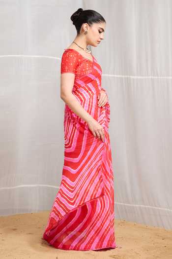 Naina Jain Pink Silk, Chiffon Round Neck Tarang Stripe Pattern Saree With Blouse Online at Aza Fashions Naina Jain_Pink Silk, Chiffon Round Neck Tarang Stripe Pattern Saree With Blouse _Online_at_Aza_Fashions