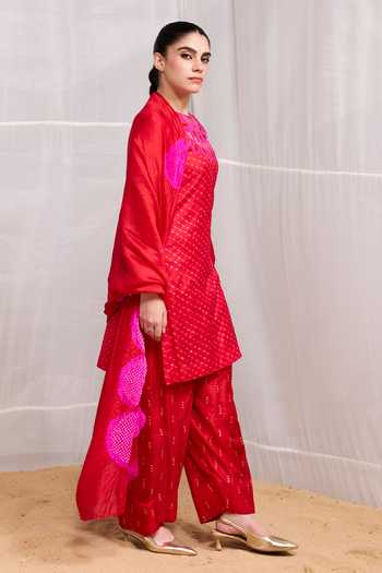 Naina Jain Red , Organza Round Neck, Yes Kair Hand Embroidered Kurta Set Online at Aza Fashions Naina Jain_Red , Organza Round Neck, Yes Kair Hand Embroidered Kurta Set _Online_at_Aza_Fashions