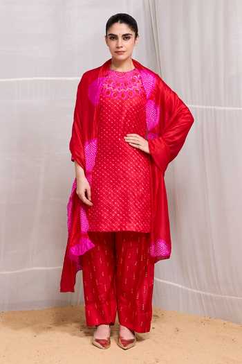 Naina Jain Kair Hand Embroidered Kurta Set 