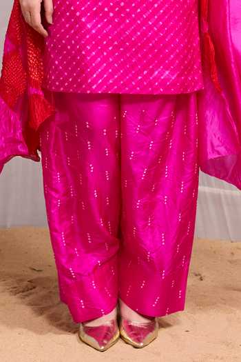 Buy Naina Jain Pink , Organza Round Neck, Yes Kair Placement Embroidered Kurta Set Online at Aza Fashions Buy_Naina Jain_Pink , Organza Round Neck, Yes Kair Placement Embroidered Kurta Set _Online_at_Aza_Fashions