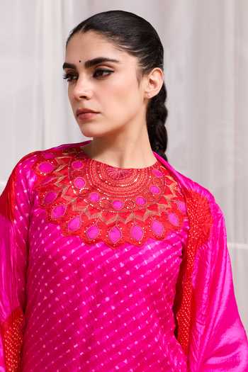 Buy Naina Jain Pink , Organza Round Neck, Yes Kair Placement Embroidered Kurta Set Buy_Naina Jain_Pink , Organza Round Neck, Yes Kair Placement Embroidered Kurta Set
