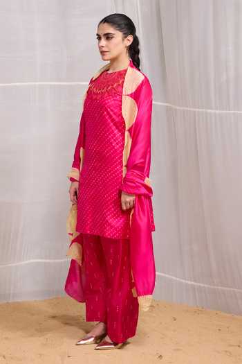 Buy Naina Jain Pink , Organza Round Neck, Yes Kair Mirror Yoke Embroidered Kurta Set Online at Aza Fashions Buy_Naina Jain_Pink , Organza Round Neck, Yes Kair Mirror Yoke Embroidered Kurta Set _Online_at_Aza_Fashions