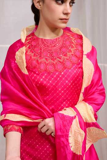 Buy Naina Jain Pink , Organza Round Neck, Yes Kair Mirror Yoke Embroidered Kurta Set Buy_Naina Jain_Pink , Organza Round Neck, Yes Kair Mirror Yoke Embroidered Kurta Set