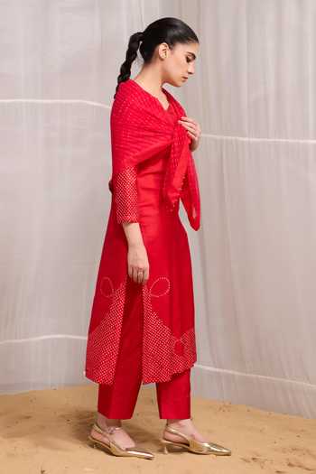Naina Jain Red Silk, Georgette Round Neck, Yes Raah Loop Pattern Kurta Set Online at Aza Fashions Naina Jain_Red Silk, Georgette Round Neck, Yes Raah Loop Pattern Kurta Set _Online_at_Aza_Fashions