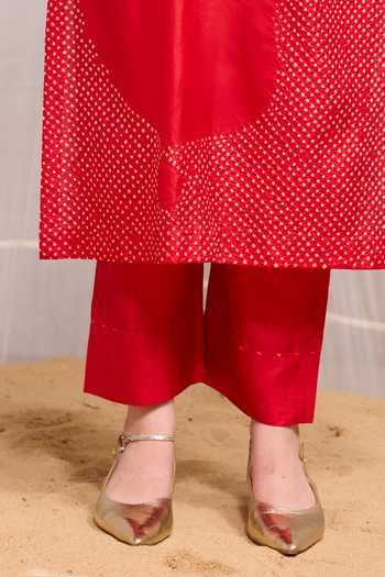 Shop Naina Jain Red Silk, Georgette Round Neck, Yes Raah Loop Pattern Kurta Set Online at Aza Fashions Shop_Naina Jain_Red Silk, Georgette Round Neck, Yes Raah Loop Pattern Kurta Set _Online_at_Aza_Fashions