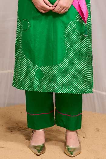 Shop Naina Jain Green Silk, Georgette Round Neck Raah Bandhani Pattern Kurta Set Online at Aza Fashions Shop_Naina Jain_Green Silk, Georgette Round Neck Raah Bandhani Pattern Kurta Set _Online_at_Aza_Fashions