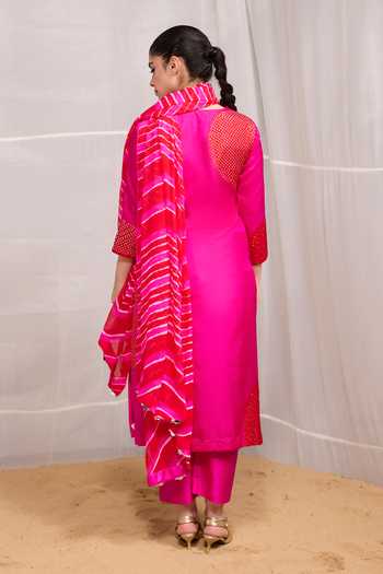 Naina Jain Saanjh Circular Bandhani Pattern Kurta Set 