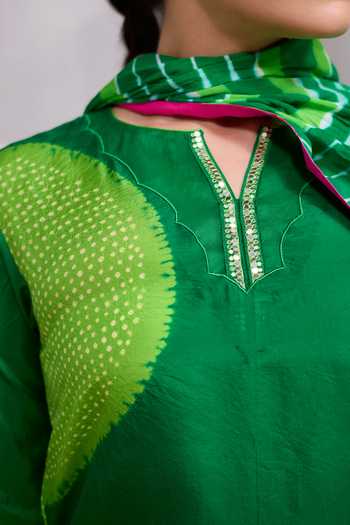 Shop Naina Jain Green Silk, Chiffon Split V-neck, Yes Saanjh Bandhani Pattern Kurta Set Online at Aza Fashions Shop_Naina Jain_Green Silk, Chiffon Split V-neck, Yes Saanjh Bandhani Pattern Kurta Set _Online_at_Aza_Fashions