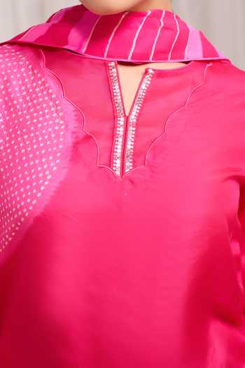 Shop Naina Jain Pink Silk, Chiffon Split V-neck, Yes Saanjh Shibori Pattern Kurta Set Online at Aza Fashions Shop_Naina Jain_Pink Silk, Chiffon Split V-neck, Yes Saanjh Shibori Pattern Kurta Set _Online_at_Aza_Fashions