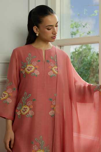 Vaayu Pink Muslin, Cotton Round Neck Blush Applique Embroidered Kurta Set at Aza Fashions Vaayu_Pink Muslin, Cotton Round Neck Blush Applique Embroidered Kurta Set _at_Aza_Fashions