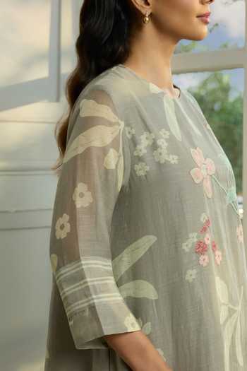 Buy Vaayu Grey Cotton, Muslin Round Neck, Yes Slate Thread Embroidered Kurta And Pant Set Buy_Vaayu_Grey Cotton, Muslin Round Neck, Yes Slate Thread Embroidered Kurta And Pant Set
