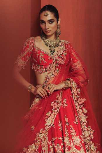 Dolly J Red Silk, Net Sweetheart Neck Elysian Embroidered Bridal Lehenga Set Online at Aza Fashions Dolly J_Red Silk, Net Sweetheart Neck Elysian Embroidered Bridal Lehenga Set _Online_at_Aza_Fashions