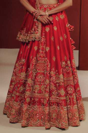 Dolly J Red Silk, Net V-neck Aloura Embroidered Bridal Lehenga Set Online at Aza Fashions Dolly J_Red Silk, Net V-neck Aloura Embroidered Bridal Lehenga Set _Online_at_Aza_Fashions