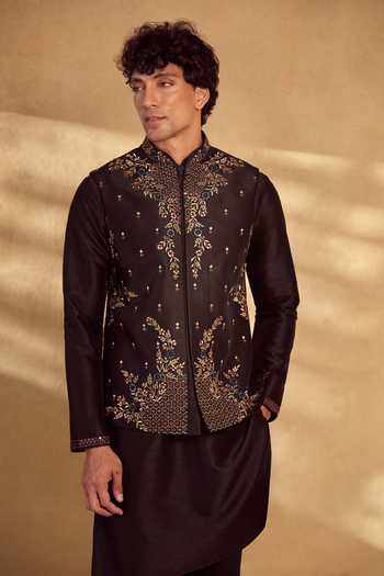 Aariyana Couture Floral Mirrorwork Bundi Kurta Set 
