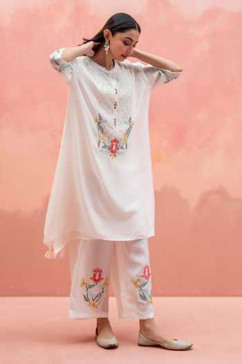AM by Anita Mittal Off White Muslin Firefly Embroidered Kurta And Pant Co-ord Set at Aza Fashions AM by Anita Mittal_Off White Muslin Firefly Embroidered Kurta And Pant Co-ord Set _at_Aza_Fashions