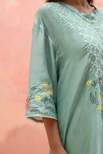 AM by Anita Mittal_Blue Muslin Round Neck, Yes Firefly Embroidered Kurta And Pant Co-ord Set _at_Aza_Fashions