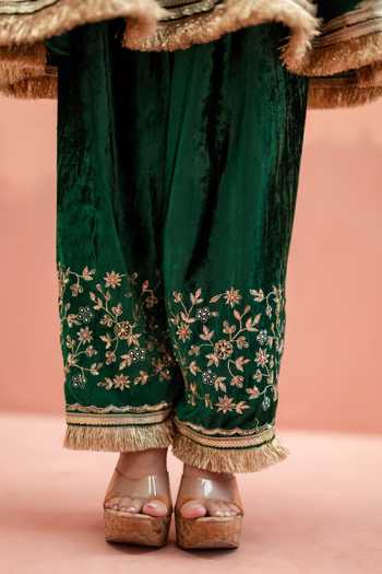 Shop AM by Anita Mittal Green Silk V-neck, Yes Anjum Embroidered Anarkali Set Shop_AM by Anita Mittal_Green Silk V-neck, Yes Anjum Embroidered Anarkali Set