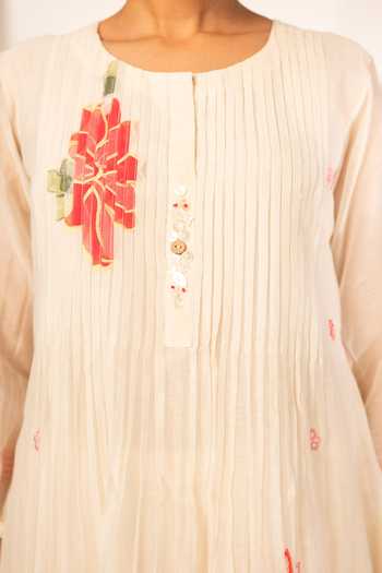 AM by Anita Mittal_Off White Chanderi Round Neck, Yes Zoya Mul Tunic And Pant Set _at_Aza_Fashions