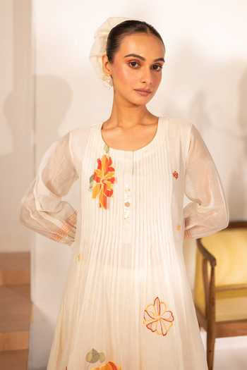 Buy_AM by Anita Mittal_Off White Chanderi Round Neck Zoya Mul Tunic And Pant Set _Online_at_Aza_Fashions
