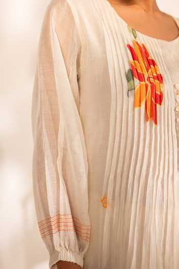 Shop_AM by Anita Mittal_Off White Chanderi Round Neck Zoya Mul Tunic And Pant Set _Online_at_Aza_Fashions
