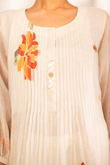 AM by Anita Mittal_Off White Chanderi Round Neck Zoya Mul Tunic And Pant Set _at_Aza_Fashions