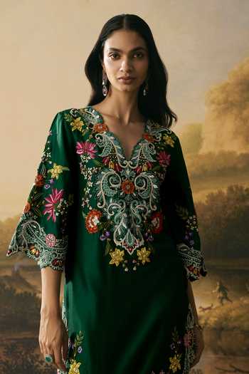 Chandrima Emerald Green Chanderi V-neck, Yes Contrast Floral Cordwork Kurta With Pant Online at Aza Fashions Chandrima_Emerald Green Chanderi V-neck, Yes Contrast Floral Cordwork Kurta With Pant _Online_at_Aza_Fashions