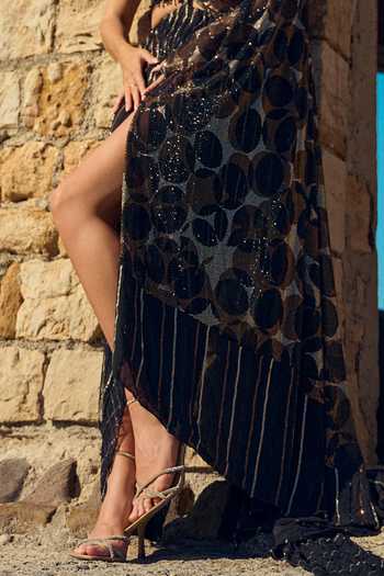 Buy Nitika Gujral Black Satin, Net Sweetheart Neck Noir Gold Pre-draped Skirt Saree With Blouse Online at Aza Fashions Buy_Nitika Gujral_Black Satin, Net Sweetheart Neck Noir Gold Pre-draped Skirt Saree With Blouse _Online_at_Aza_Fashions