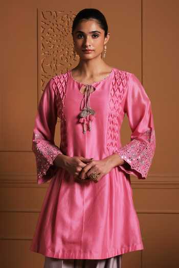 Sonia Khatri Pink Silk, Organza Keyhole Neck Gulaal Embroidered Kurta Set at Aza Fashions Sonia Khatri_Pink Silk, Organza Keyhole Neck Gulaal Embroidered Kurta Set _at_Aza_Fashions