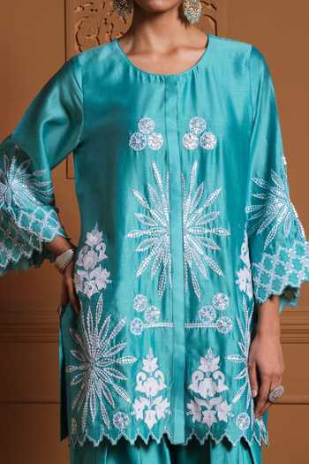 Sonia Khatri Blue Silk, Organza Round Neck Inayat Floral Embroidered Kurta Set at Aza Fashions Sonia Khatri_Blue Silk, Organza Round Neck Inayat Floral Embroidered Kurta Set _at_Aza_Fashions