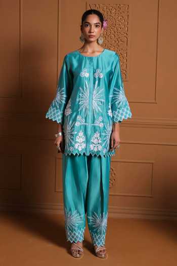 Buy Sonia Khatri Blue Silk, Organza Round Neck Inayat Floral Embroidered Kurta Set Buy_Sonia Khatri_Blue Silk, Organza Round Neck Inayat Floral Embroidered Kurta Set