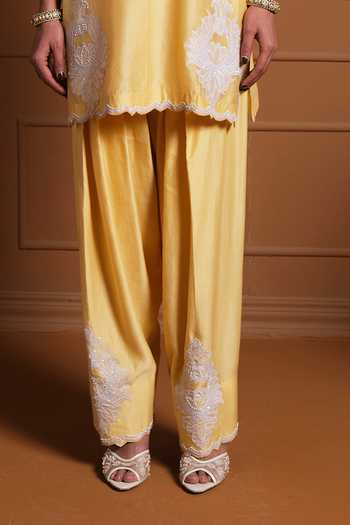Buy Sonia Khatri Yellow Silk, Organza V-neck The Mehtab Embroidered Kurta Set Online at Aza Fashions Buy_Sonia Khatri_Yellow Silk, Organza V-neck The Mehtab Embroidered Kurta Set _Online_at_Aza_Fashions