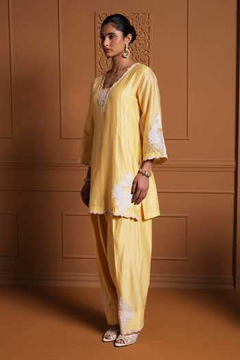 Shop Sonia Khatri Yellow Silk, Organza V-neck The Mehtab Embroidered Kurta Set Online at Aza Fashions Shop_Sonia Khatri_Yellow Silk, Organza V-neck The Mehtab Embroidered Kurta Set _Online_at_Aza_Fashions