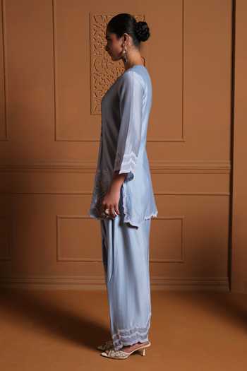 Sonia Khatri_Blue Silk, Organza V-neck Niloufer Embroidered Kurta Set _Online_at_Aza_Fashions