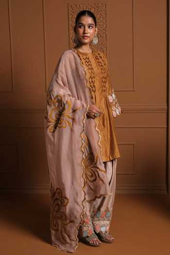 Sonia Khatri Roohi Smocked Kurta Set
