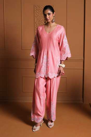 Shop Sonia Khatri Pink Silk, Organza V-neck, Yes The Tarana Embroidered Kurta Set Online at Aza Fashions Shop_Sonia Khatri_Pink Silk, Organza V-neck, Yes The Tarana Embroidered Kurta Set _Online_at_Aza_Fashions