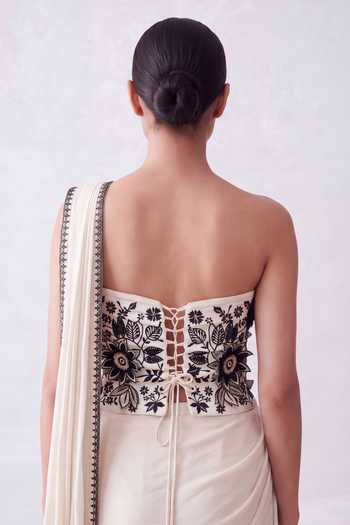 Two Sisters By Gyans_Cream Lycra Embroidery Sweetheart Neck Pre-draped Saree With 3d Corset _Online_at_Aza_Fashions