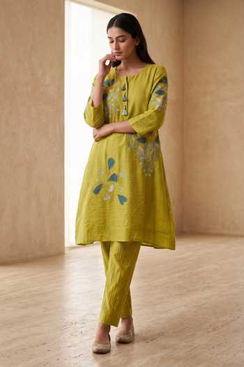 Two Sisters By Gyans Floral Embroidered Kurta & Pant Co-ord Set 